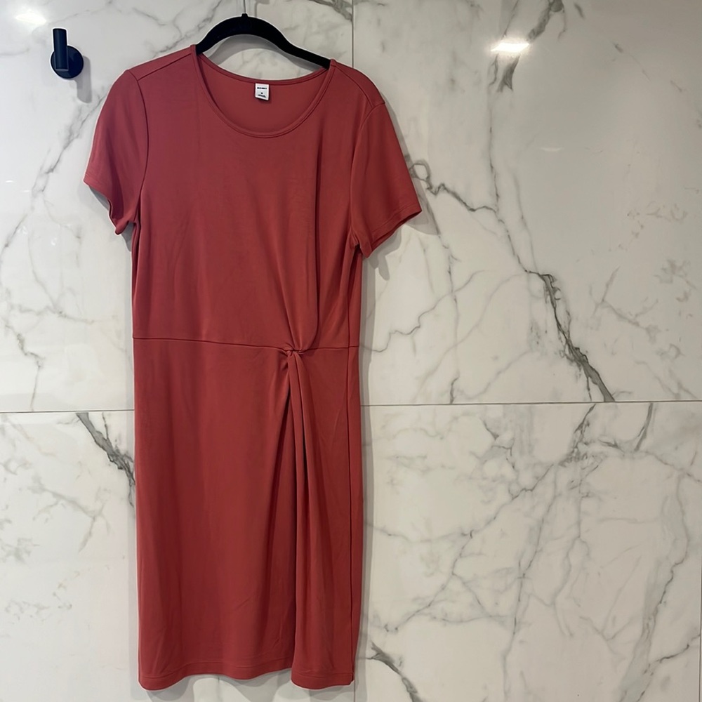 Old navy basic dress super comfy worn like 2 times
